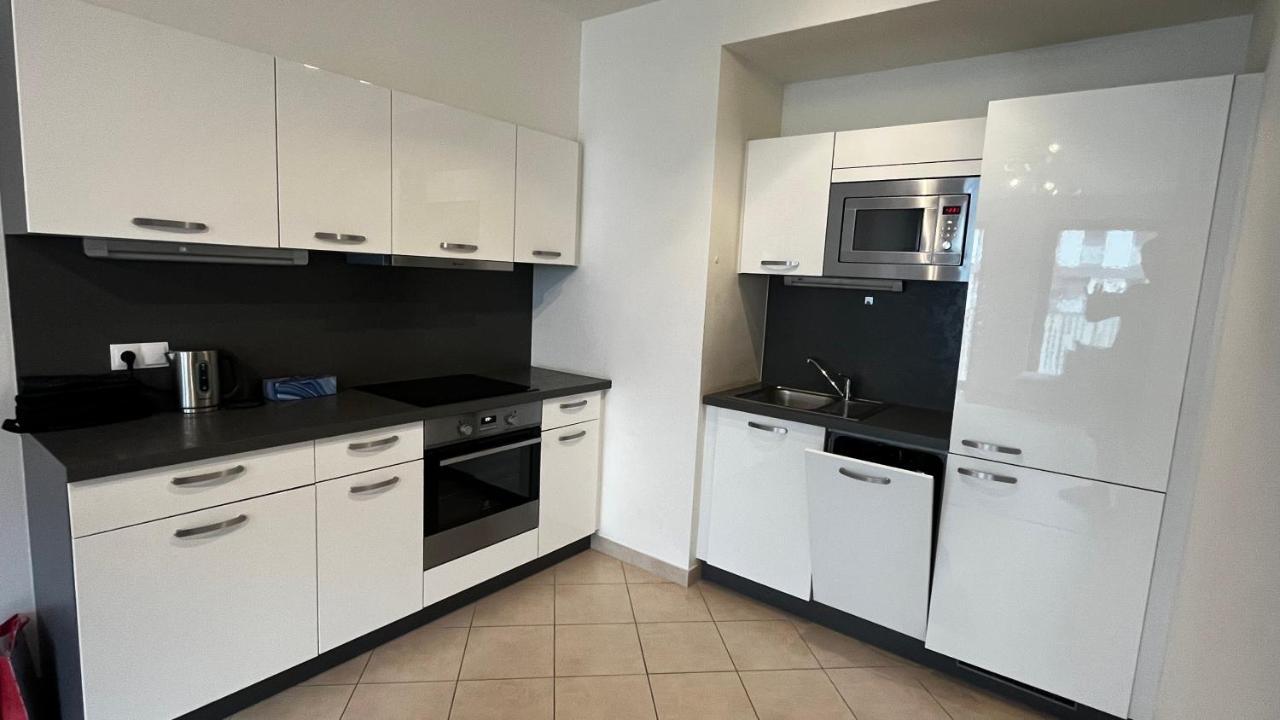 Residence Garden Tower s balkonem, garaz Prag Dış mekan fotoğraf