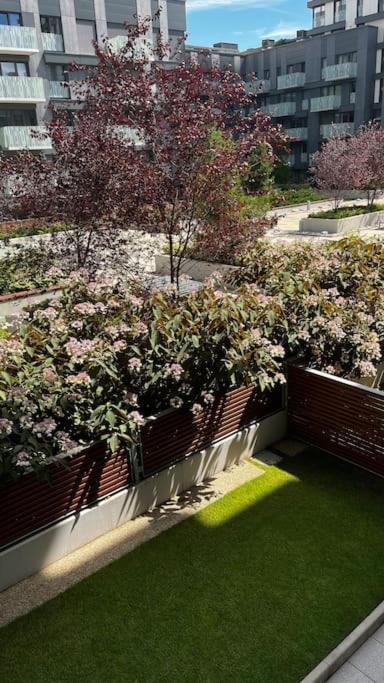 Residence Garden Tower s balkonem, garaz Prag Dış mekan fotoğraf