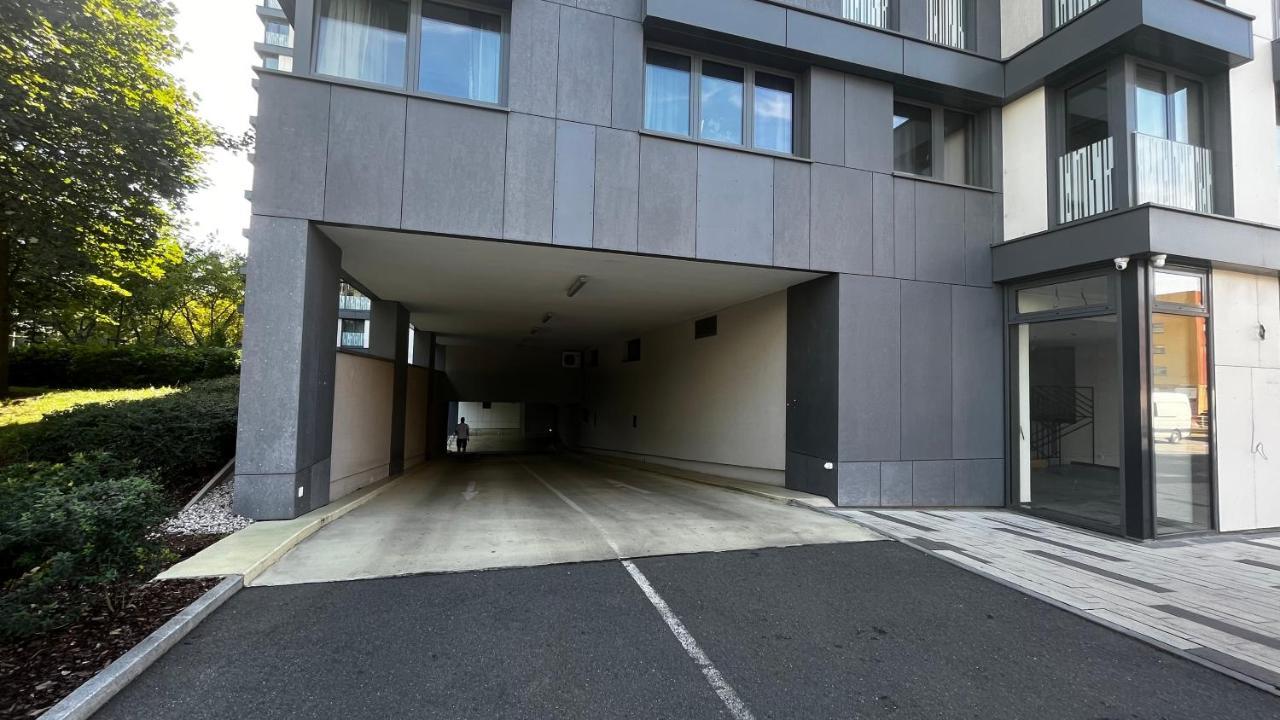 Residence Garden Tower s balkonem, garaz Prag Dış mekan fotoğraf