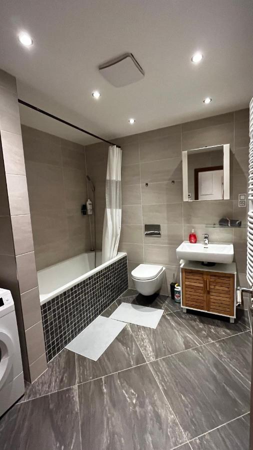 Residence Garden Tower s balkonem, garaz Prag Dış mekan fotoğraf