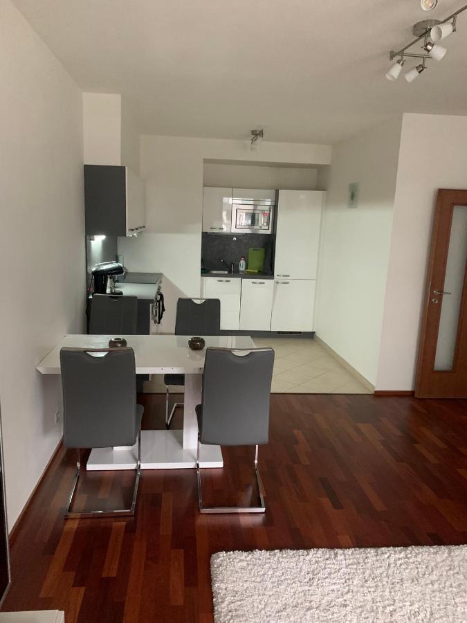 Residence Garden Tower s balkonem, garaz Prag Dış mekan fotoğraf
