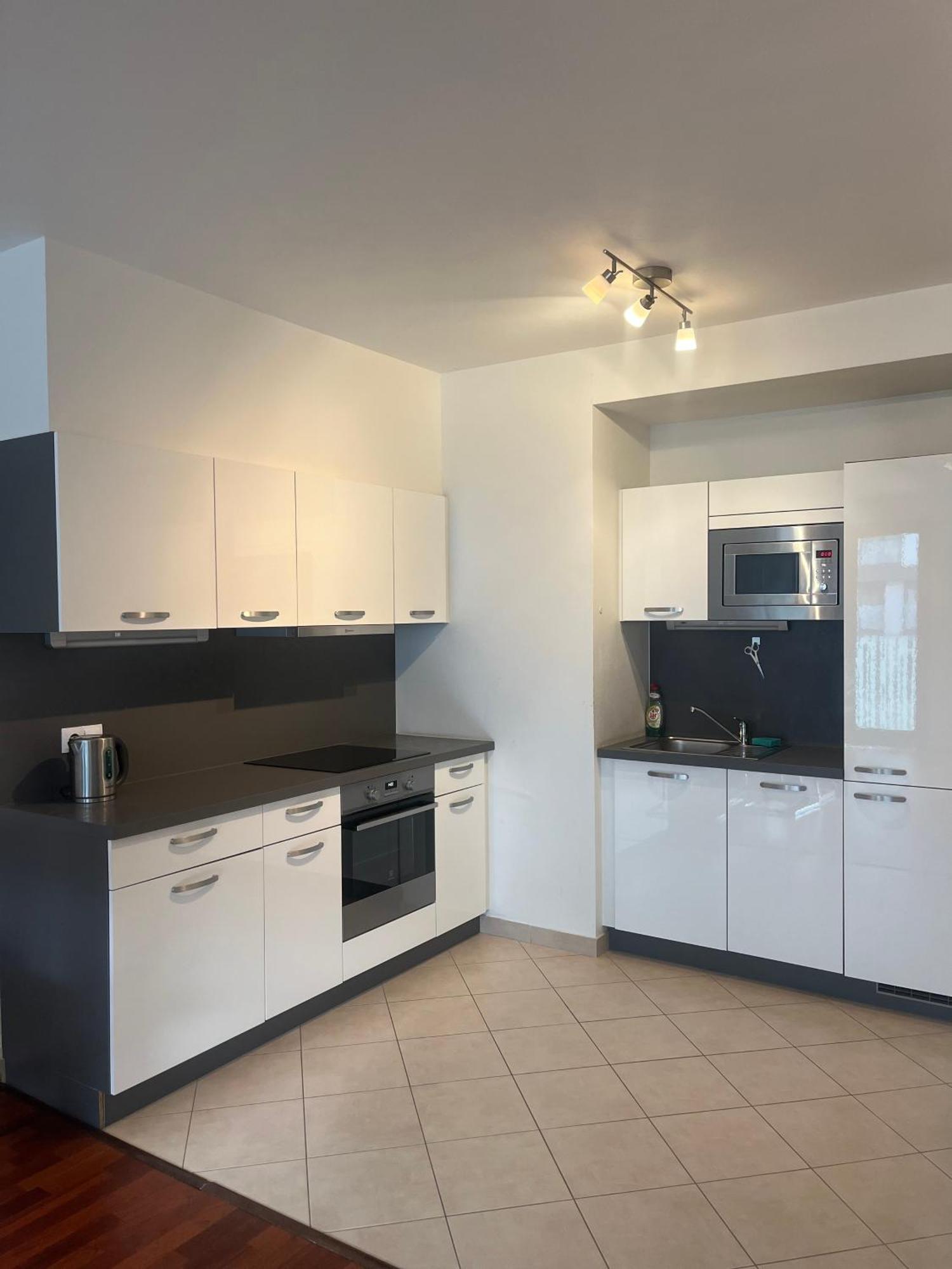 Residence Garden Tower s balkonem, garaz Prag Dış mekan fotoğraf